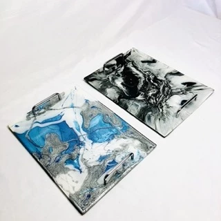 Plateau en résine transparente , Matt et métallisé avec poignées métalique 2 coloris