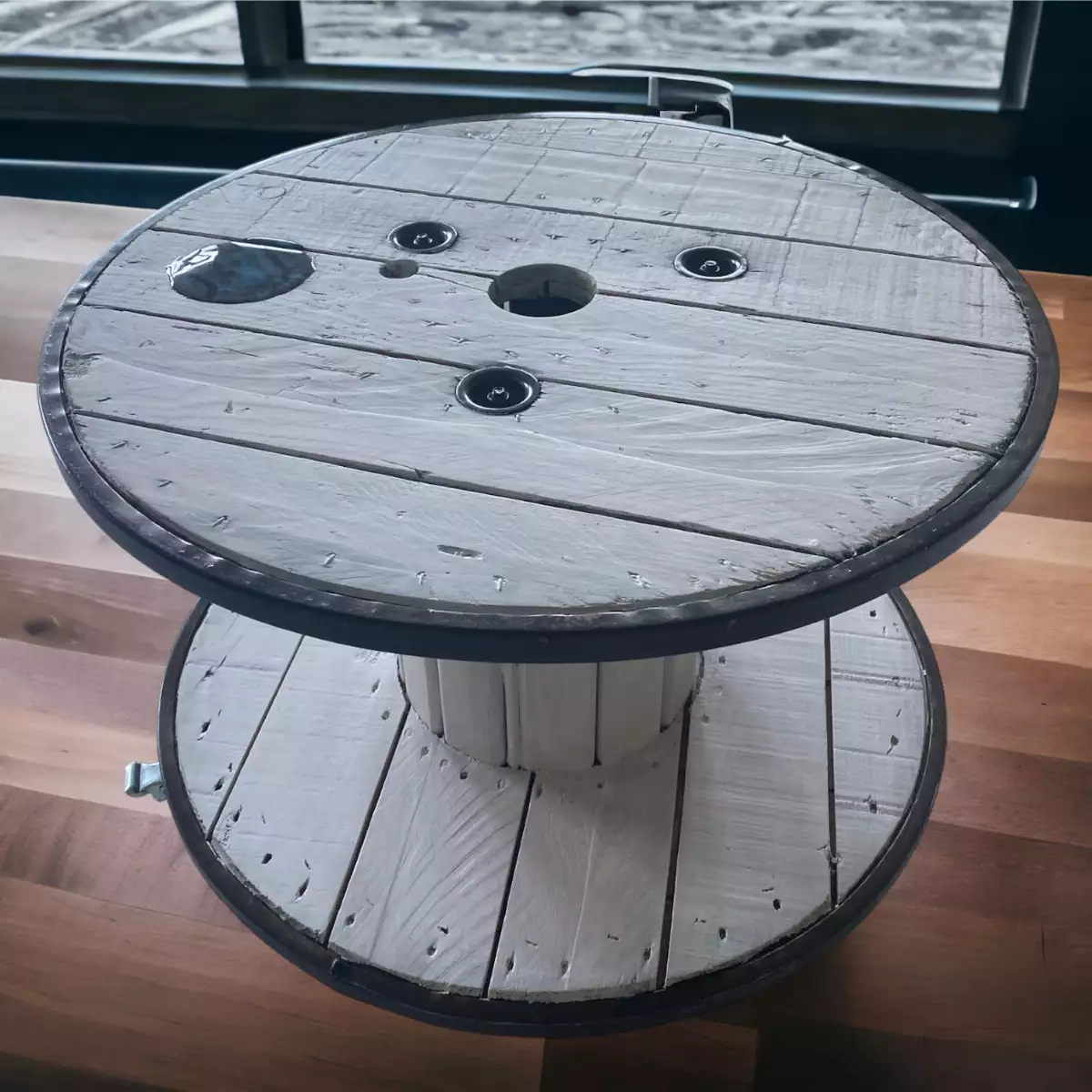 Touret, Table basse ronde pour votre salon d'extérieur